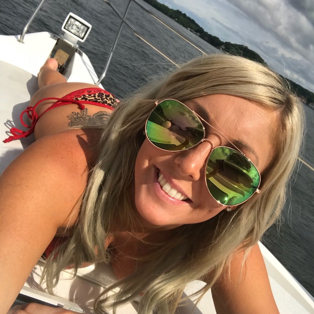 Meet your Posher, Danielle